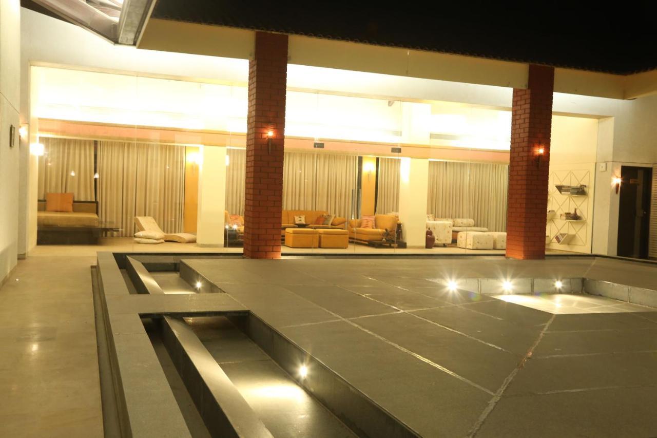 Outpost@Alibaug Hotel Alībāg Buitenkant foto