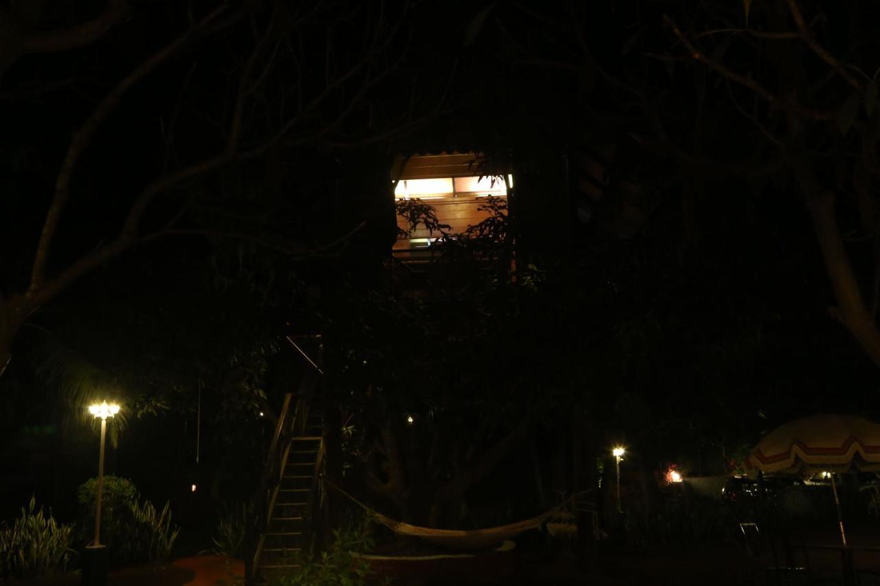 Outpost@Alibaug Hotel Alībāg Buitenkant foto