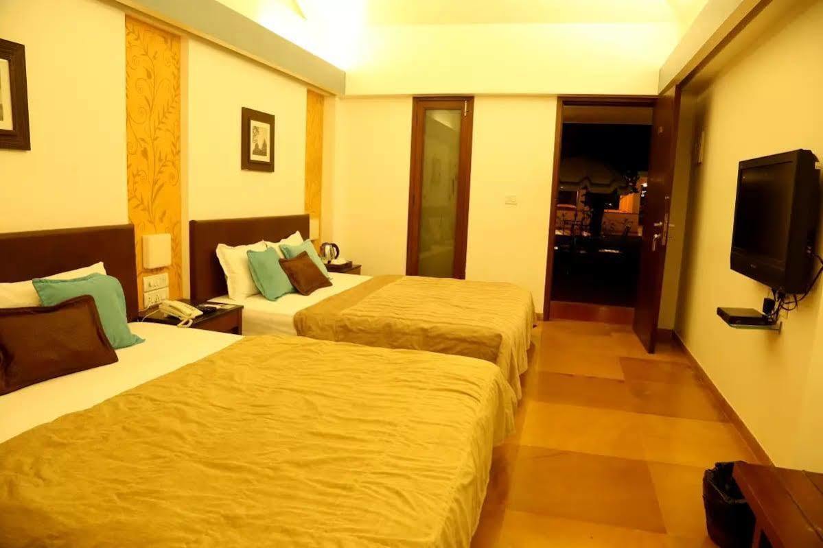 Outpost@Alibaug Hotel Alībāg Buitenkant foto